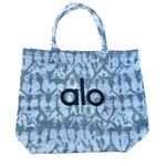 Alo Yoga Alo Large Tie Dye Shopper Tote Bag Gray Photo 1