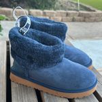 UGG  women’s cozy ankle Blue Suede sheepskin Boots size 6 Photo 4