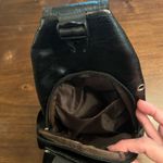 Black pleather side sling bag with USB connector Photo 4