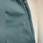 Alo Yoga NWOT Alo Accolade Sweatpants Joggers Size M Limited Edition Color Blue Green Photo 4