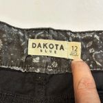 Dakota Blue Sleek Black Women's Cargo Shorts Size 12 Photo 4