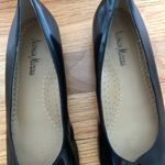 Neiman Marcus  Flats Black Leather Pointed Toe 7.5 Photo 2