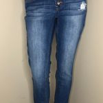 Dollhouse Skinny Capri Photo 7