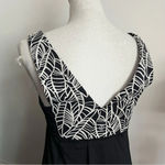 Lululemon  • Hustle & Bustle Tank Top • Black / Pretty Palm Black Angel Wing Photo 9