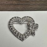 Rhinestone Heart Wreath With Bow Christmas Holiday Brooch Pin Silver Tone NWOT Photo 6