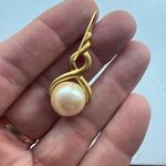 Good Tone Pearl Drop Earrings Gold Photo 5