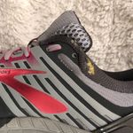 Brooks  Ariel 18 Athletic Running Sneaker Shoes Gray Pink 1202711B091 Women 12 B Photo 9