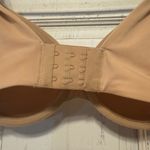 SKIMS  Nude Seamless Bra Photo 5