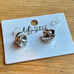 NWT Silver Knot Navy blue crystal high polished earrings studs Photo 1