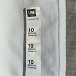 Lee  Total Freedom Size 10M Bermuda MidRise Fit White Short with Belt Loops Photo 2