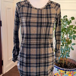Coco & Main EUC Plaid Long Sleeve Tunic with Ruched Sleeves and Sides Blue Size M Photo 0
