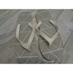Calvin Klein "Shaina" women's size 9 white/gray logo flip flops Photo 6