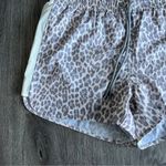 Johnny Was NWT Calme White Grey Multi Animal Print Elastic Waist Shorts Sz Large Photo 4