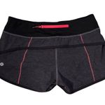 Lululemon Speed Short 4-way Stretch 2.5" in Heathered Black / Black / Boom Juice Photo 5