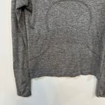 Lululemon  Womens Cropped Swiftly Top 6 Athletic Long Sleeve Solid Gray Logo Photo 2