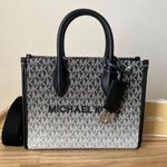 Michael Kors Purse Photo 0