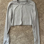 Vuori Lux Gray Long Sleeve Crop Top Womens L Photo 0