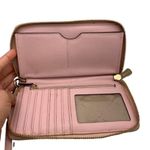 Michael Kors Pink Wallet Photo 4