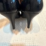 Tory Burch  Caroline 8 navy patent gold logo flex pumps heels 3051 Photo 1