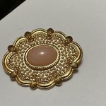 Avon Brooch Pin Pink Cabachon Center Gold Tone “Victorian Spring” Photo 1