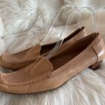Liz Claiborne  Women's Tan Slip on Loafer Leather Shoes Size 8.5 Photo 2