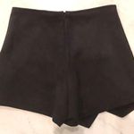 Entourage Black Envelope Suede Skort Photo 5