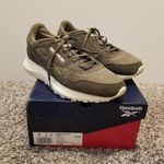 Reebok Woman's Sneakers & Athletic Shoes Lifestyle Classic Leather SP Size 9 Photo 4