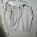 Jaclyn Smith White  Jean skirt Photo 0
