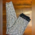 Nike  Pro Dri-FIT Capri Leggings – Size M Photo 0