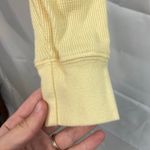 Forever 21 women's light yellow waffle knit cropped long sleeve casual shirt M Photo 1