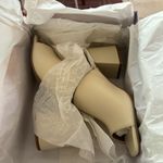 Lisa Vicky Natural Cream Ideal Open Toe Sandal Heel Sheep Napa Size 7 Photo 1