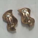 Vintage Pink Enamel Gold Tone Retro Statement Clip Photo 4