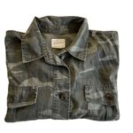 American Eagle American‎ Eagle Oversized Camouflage Cropped Jacket Raw Edge Size Large Photo 3