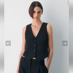 Babaton Aritzia Deniro Vest- size 4 black Photo 1