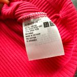 Uniqlo Ribbed Crew Neck Short Sleeve Cropped T-shirt in Pink Photo 4
