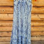 LARA Embroidered Cape Sleeve A Photo 7