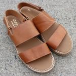 Maypol  Women's Brown Leather Flat Sandals Sz 8 (38) Photo 2
