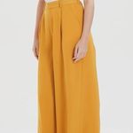 Elegant Wide Photo 1