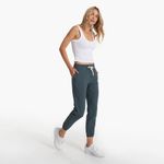 Vuori  Women’s Athleisure Weekend Joggers Size M Photo 1