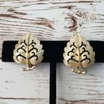 Vintage Clip On Earrings 1" Ornate Design Leaf Statement Earrings Gold Photo 0