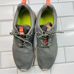 Nike WOMENS ROSHE RUN SNEAKER
511882-005 GRAY PINK SIZE 9 Photo 3