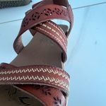 Skechers shoes size 6 brown wedge sandals Beverlee Photo 9