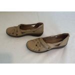 Clarks ASHLAND SPIN Q IVORY LOAFERS SLIP ONS COMFORT DRESS SHOES SZ 7 Photo 0