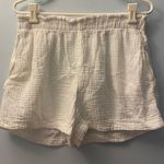 H&M White Shorts Photo 0