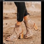 Freebird Bela open toe distressed leather heels taupe wastern chic zipper size 9 Tan Photo 10