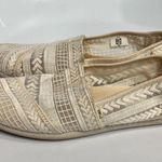 Toms off white flats size 7 Photo 2