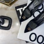 Dolce & Gabbana New DG Plaque Pointed Toe Pump in Black Patent Leather Photo 2