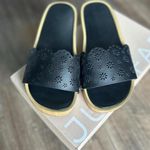 Just Fab Women’s Wavy Eyelet Platform Sandals in Caviar Black Sz 5 1/2 Photo 4