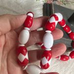 Vintage red & white chunky 80’s beaded necklace. Photo 1
