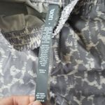 Vuori  Women's Gray Leopard Chic Casual Outdoor Workout Athleisure Shorts Size S Photo 3